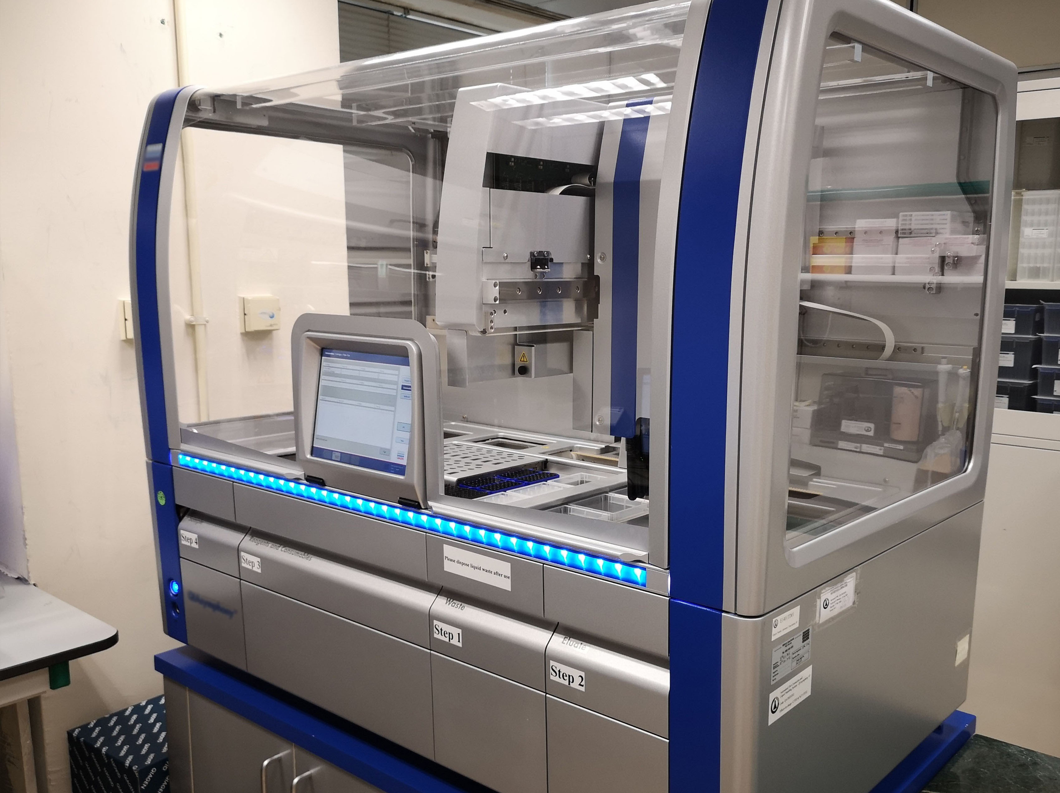 Robotic workstation for DNA extraction